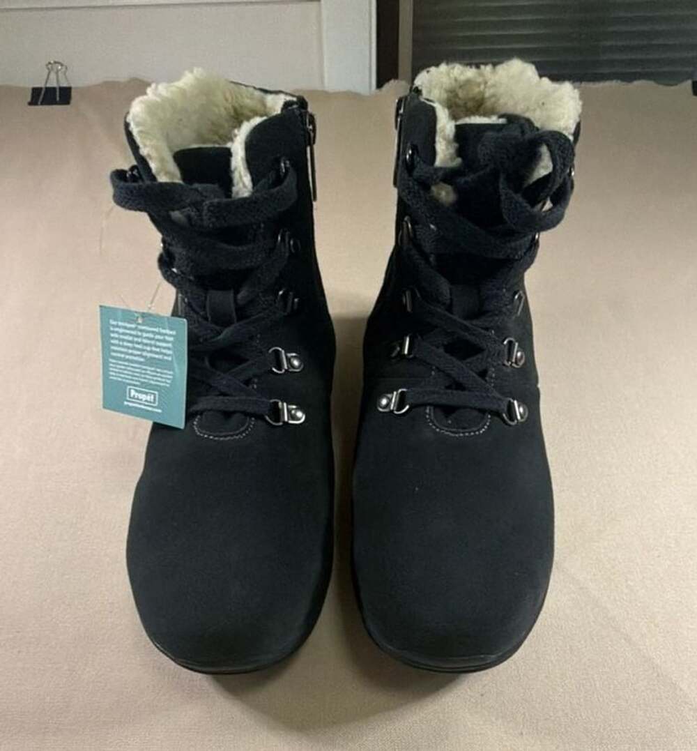 Propét Demi Bootie Size 10 US Black Suede Winter Snow Boots
